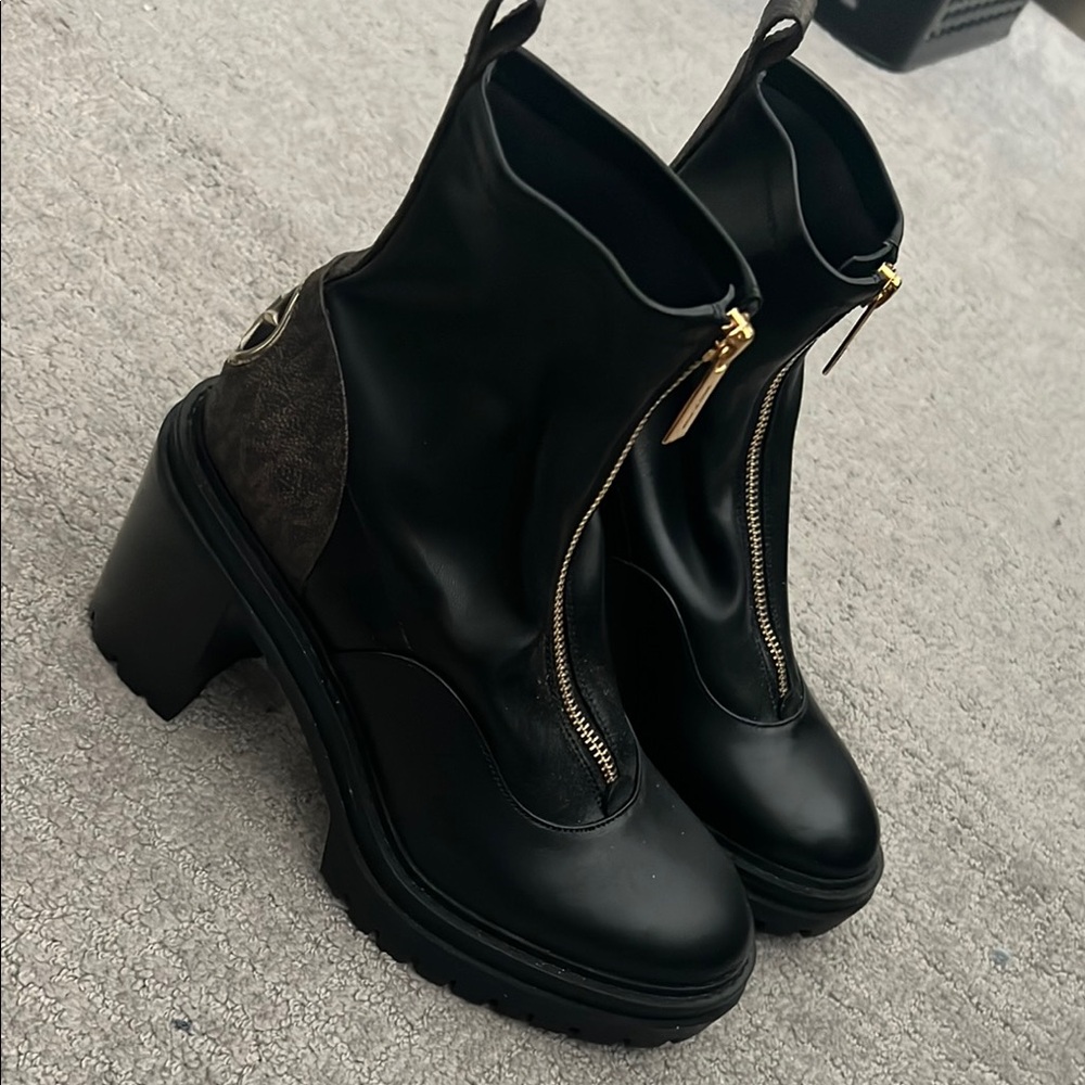 Michael Kors zipper booties